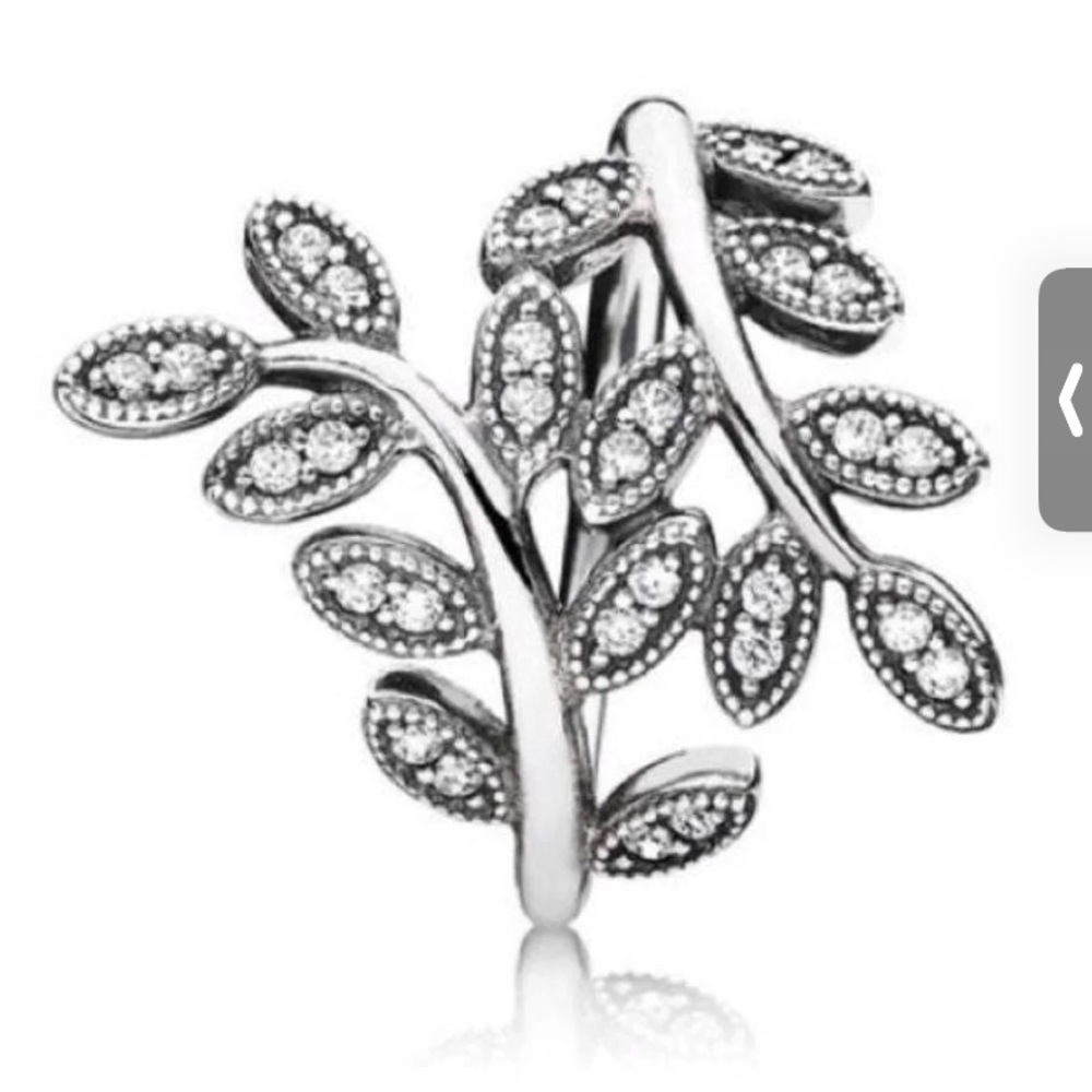 Pandora Sparkling leaves ring